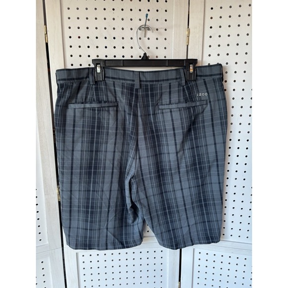 Izod Golf Classics Plaid Men's 38 Shorts Black Gray Polyester Active Outdoor - Picture 2 of 5